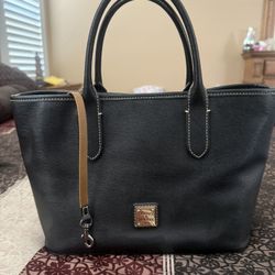 Authentic Dooney And Bourke Purse