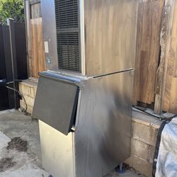 HOSHIZAKI ICE MAKER GOOD WORKING CONDITION