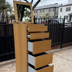 Vanity Dresser With Mirror 