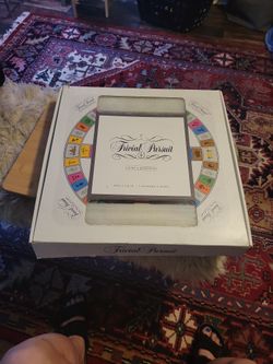 Glass Trivial Persuit Game Genius Edition
