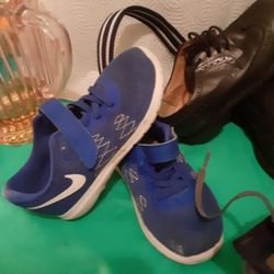 Nike Boys Size 10 $15.00 Cash Only (Serious Buyers)