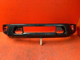 2020 2021 2022 2023 NISSAN TITAN PRO-4X FRONT BUMPER COVER OEM