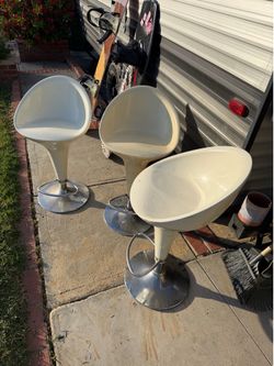 3 egg stools