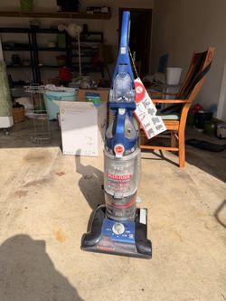 Hoover standing vacuum
