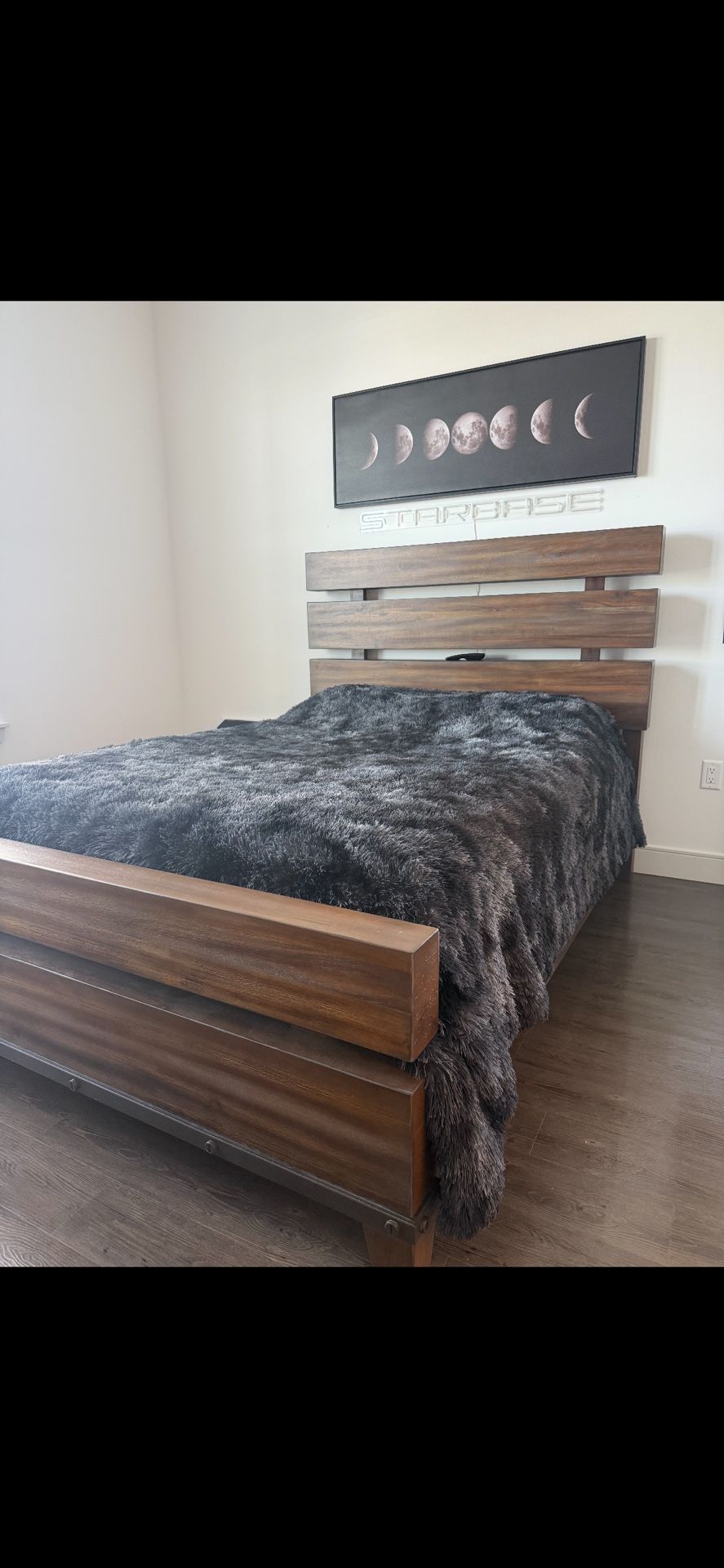 Queen Head And Foot Board No Mattress