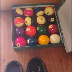 Set Of Billard Balls AND Accesorios 