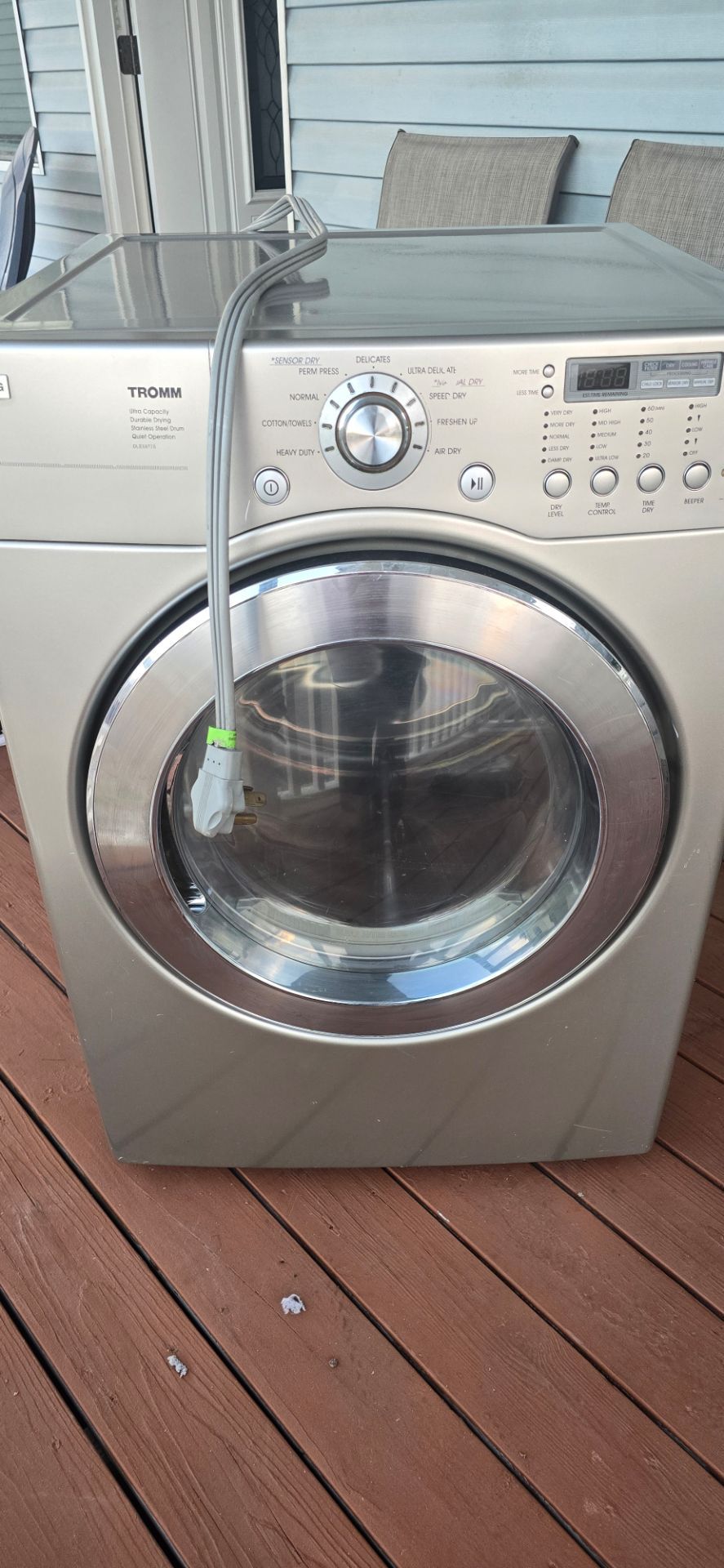 LG Electric Dryer 7.3 cu ft
