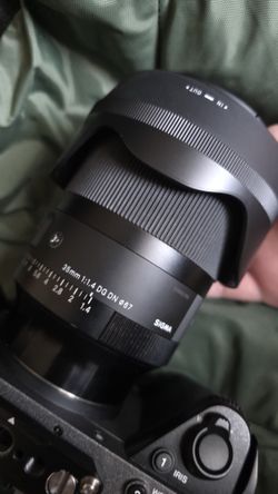 Like New SIGMA 35mm 1.4 DG DN e Mount Lens