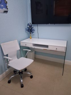 Mesa De Computadora con cilla