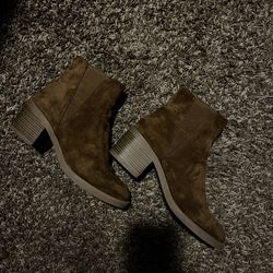 Women’s Brown Chelsea Boots 