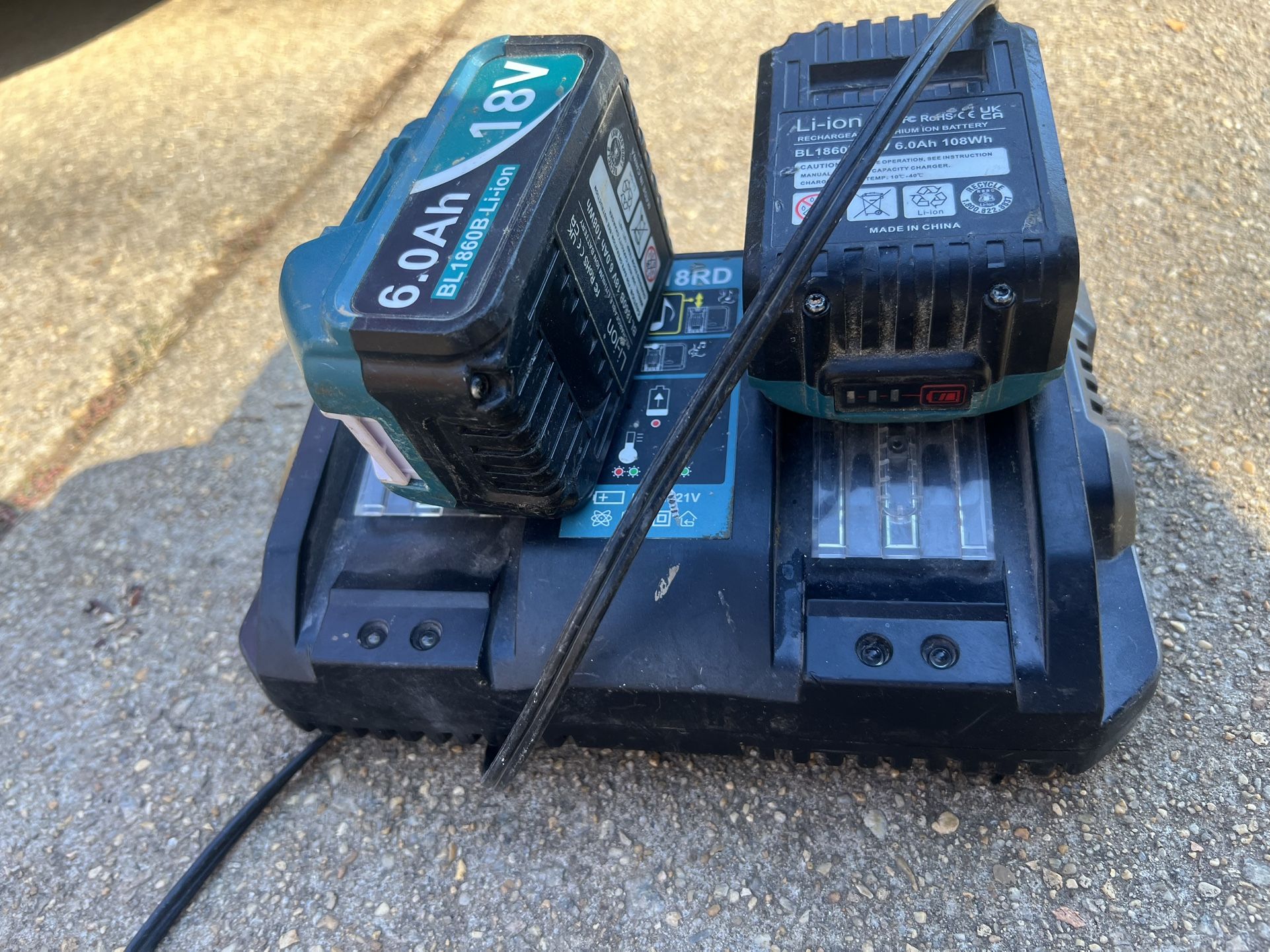 Makita Charger With 2 Battery