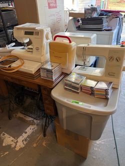 Sewing machine lot-Janome, Pfaff, Kenmore, Singer