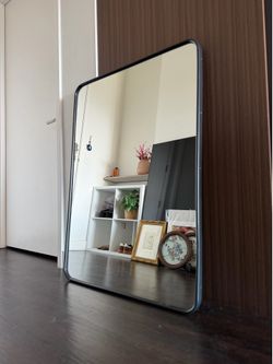Williams Sonoma Classic Metal Frame Rounded Rectangle Mirror 30x43