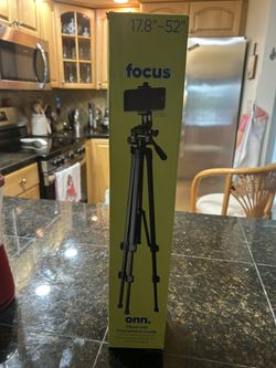 Tripod With Smartphone Cradle