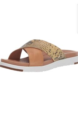 UGG sandals new in box size 7