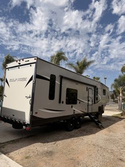 2019 Forest River Cherokee Wolf Pack 275PACK18 — Toy Hauler 5th Wheel