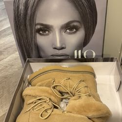 New in Box! Jennifer Lopez 7.5 M Tan Beige Faux Fur Lace Up Boots