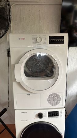 Dryer Bosch  24”. venless