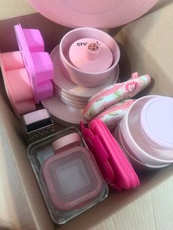 Pink kitchen items