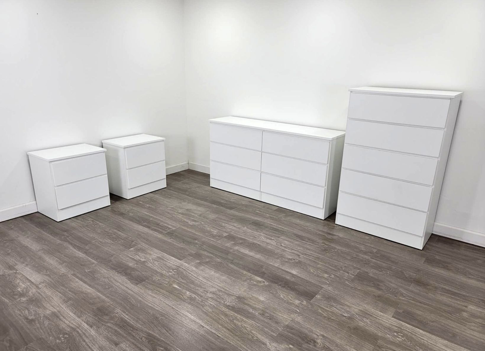 Dresser, Chest And 2 Nightstands - Cómoda, Gavetero Y 2 Mesitas De Noche 