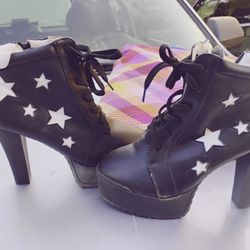 Sexy Heels With White Stars And Furry Inside Size 8 1/2 Women's