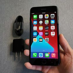 iPhone 7 Plus - UNLOCKED - Like New 