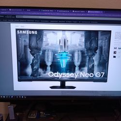 Samsung 43" Odyssey Neo G7 4k UHD Smart Gaming Monitor 