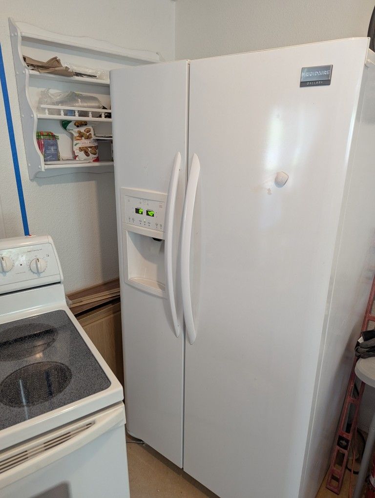 36-In Wide White White Refrigerator