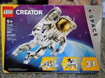 Creator 3 in 1 Space Astronaut LEGO set