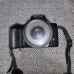 Pentax 70 P SLR 35MM CAMERA W/ 35-80MM LENS AND BUILT IN FLASH