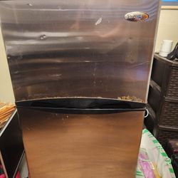 Kenmore Refrigerator 