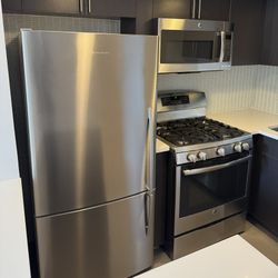 GAS STOVE - Excellent Condition 