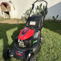 Lawnmower Honda HRN216 Gas Lawn Mower 