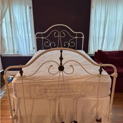 Full Size Antique Wrought Iron Bed Frame