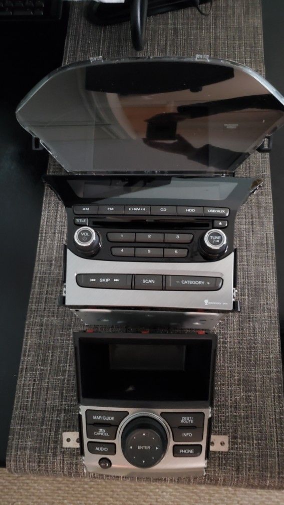 Honda Pilot 2nd Gen Stereo with Navigation system