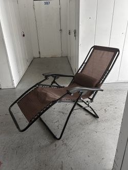 (2) Patio Lounge Chairs