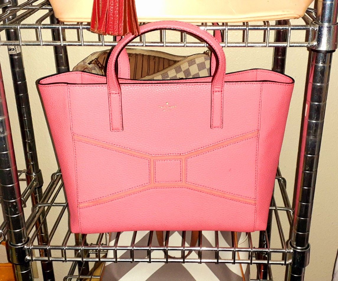 KATE SPADE PEBBLED LEATHER HANDBAG!!