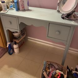 Vintage vanity/ Shabby Chic 