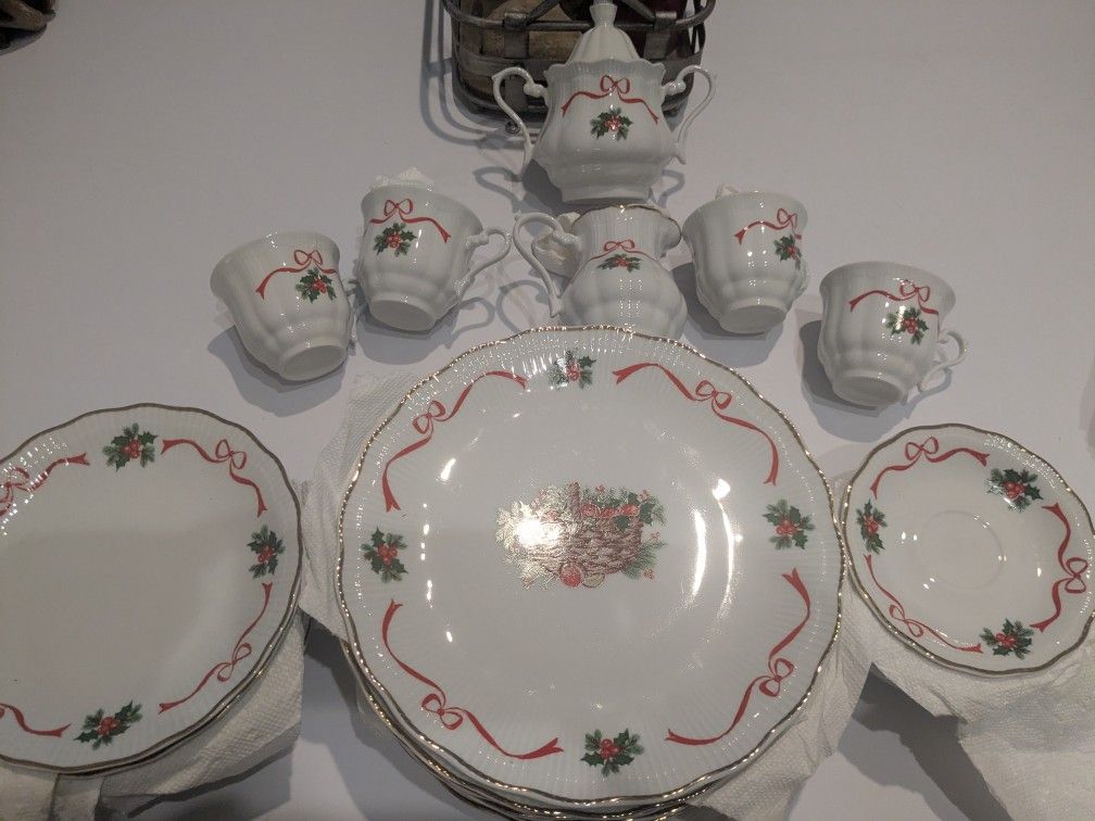 Christmas Vintage Glassware (Reduced)