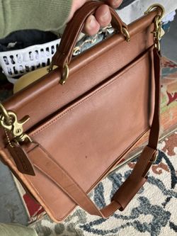 VINTAGE AUTHENTIC COACH BAG
