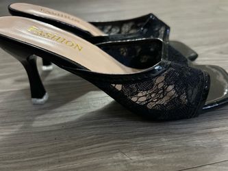 Kitten Heels 👠