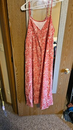 Red sleeveless dress