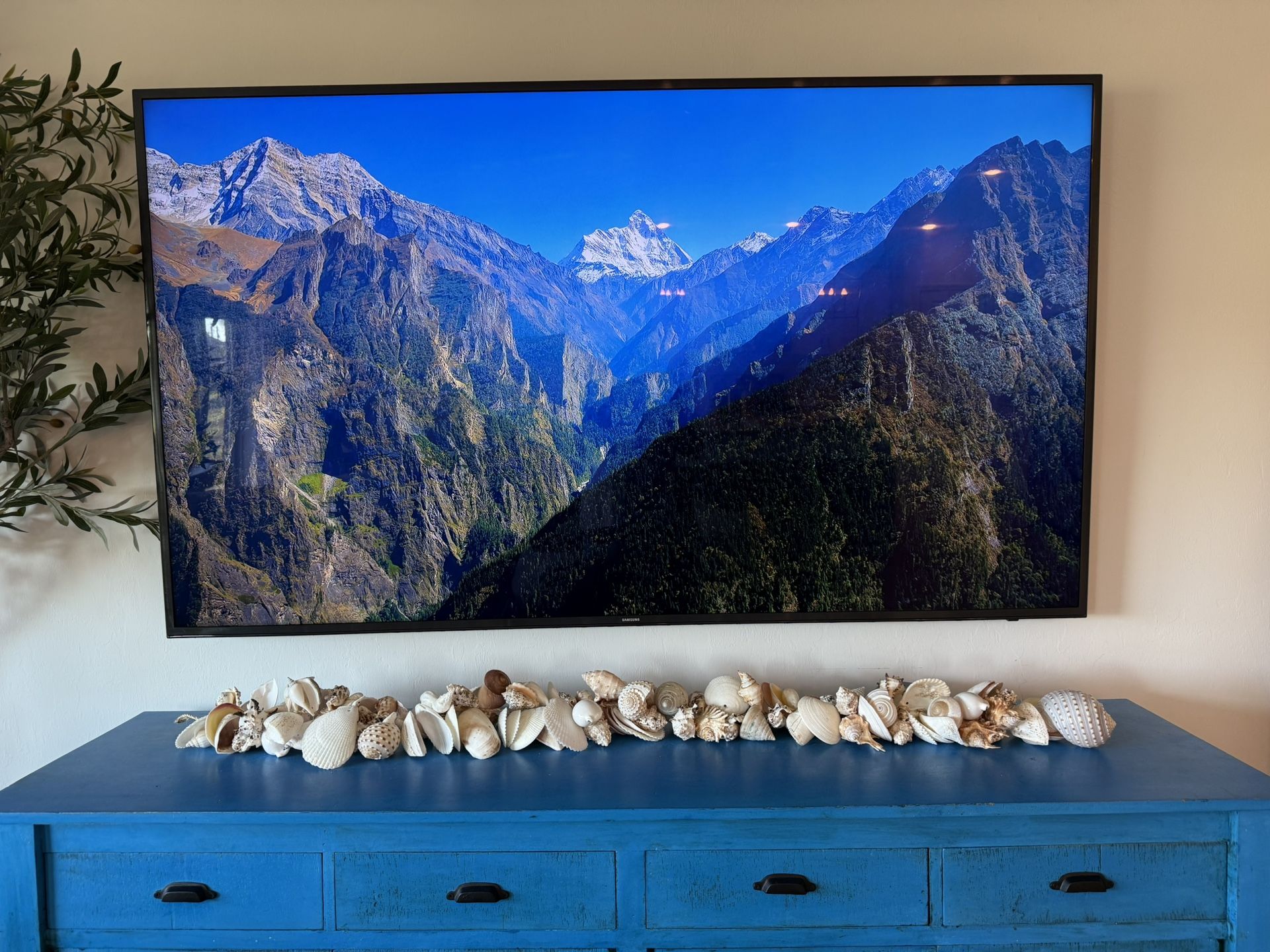 Samsung 75” 4K UHD Smart TV – Excellent Condition