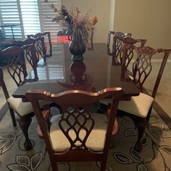 Dining Room Table W/ 8 Chairs And Matching Credenza 