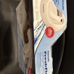 NEW/Petmate® Deluxe Fresh Flow Pet Fountain