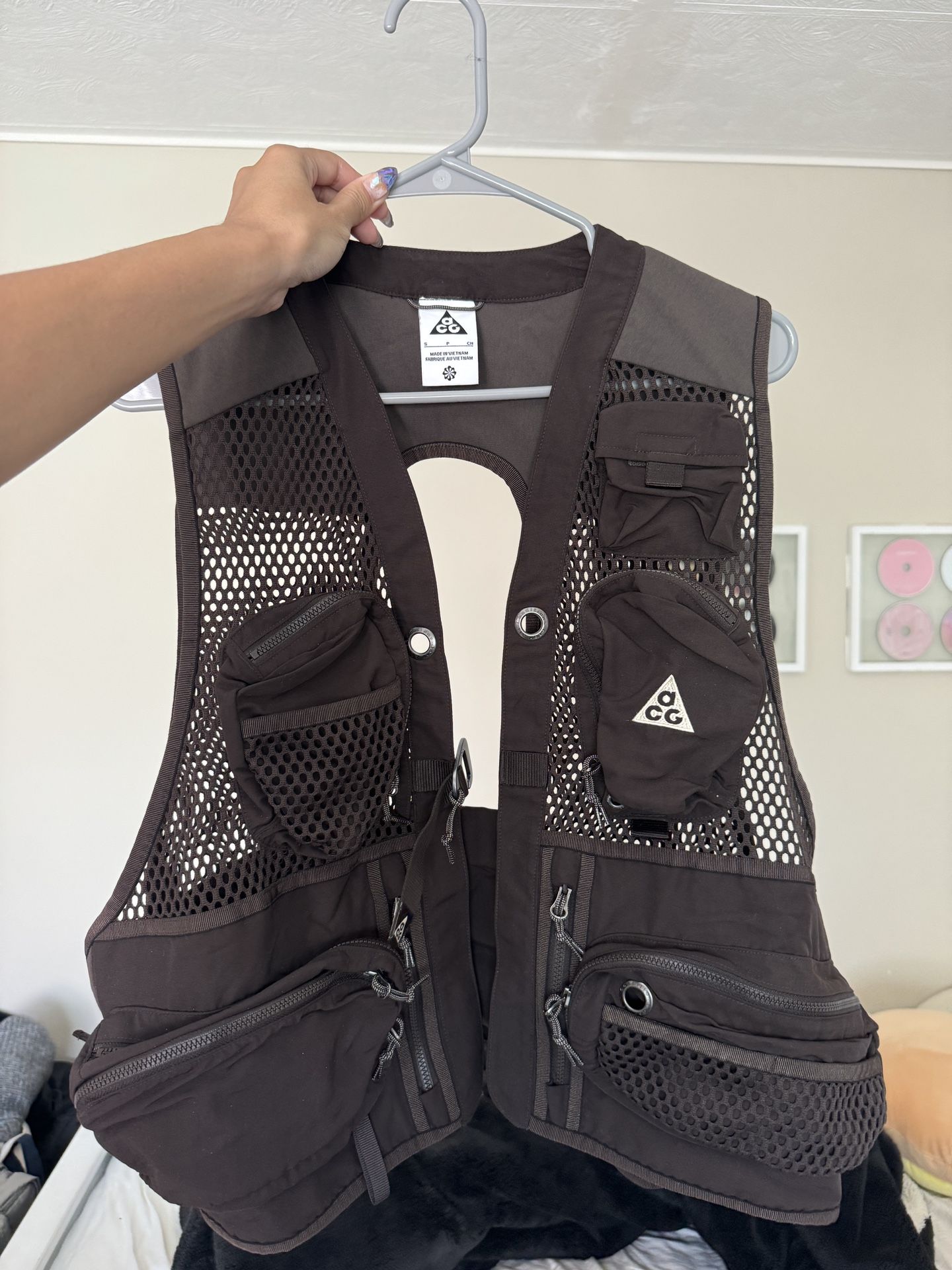 ACG Nike Buttles Vest Brown SMALL