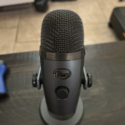 Snowball Microphone (45$$$)