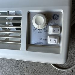 WORKING ICE COLD GE 525 WATT SINGLE AC WINDOW UNIT MODEL AHL05LSQ1