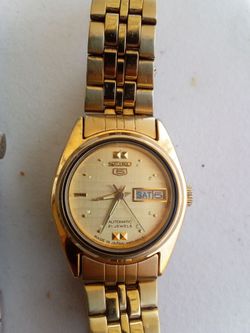 Seiko automatic 5 watch ⌚⌚ bundle 200$