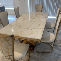 Louis Vuitton Dining Set